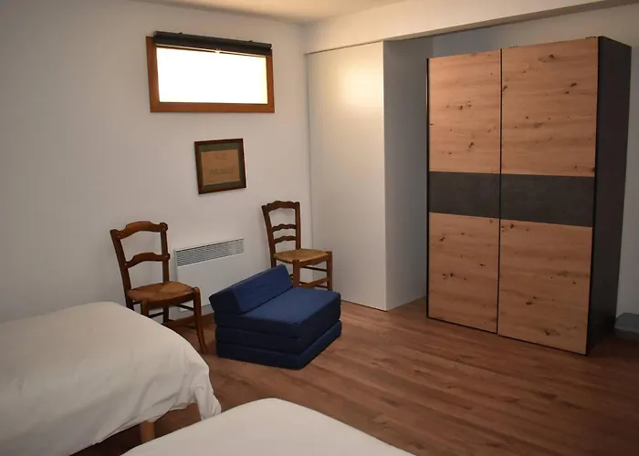 Maison De Village Charmante, 3 Ch, Terrasse, A Proximite Des Pistes Et Commerces A - Fr-1-592-66 *