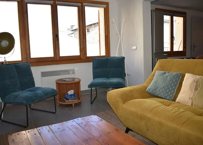 Maison De Village Charmante, 3 Ch, Terrasse, A Proximite Des Pistes Et Commerces A - Fr-1-592-66 Nyaraló *