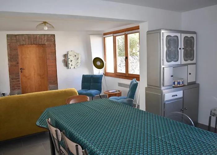 Maison De Village Charmante, 3 Ch, Terrasse, A Proximite Des Pistes Et Commerces A - Fr-1-592-66 Nyaraló
